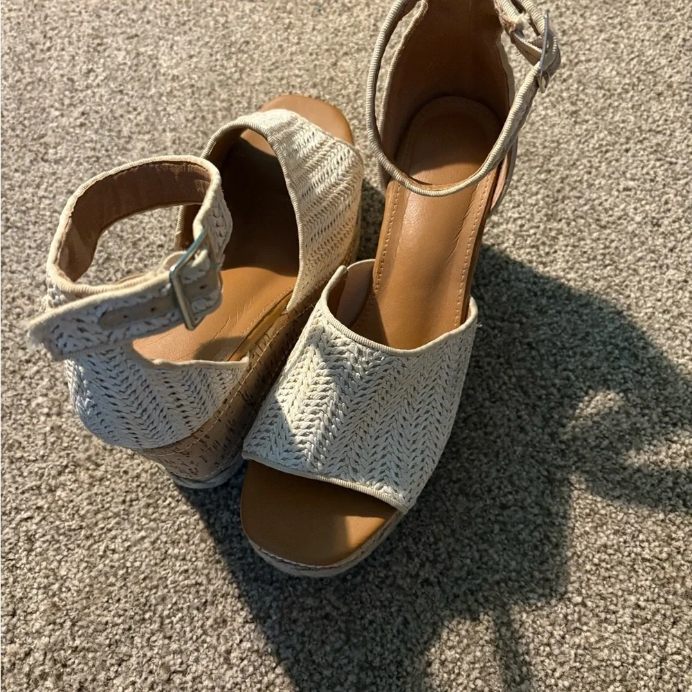Open toe woven cork Wedge Sandals 8.5